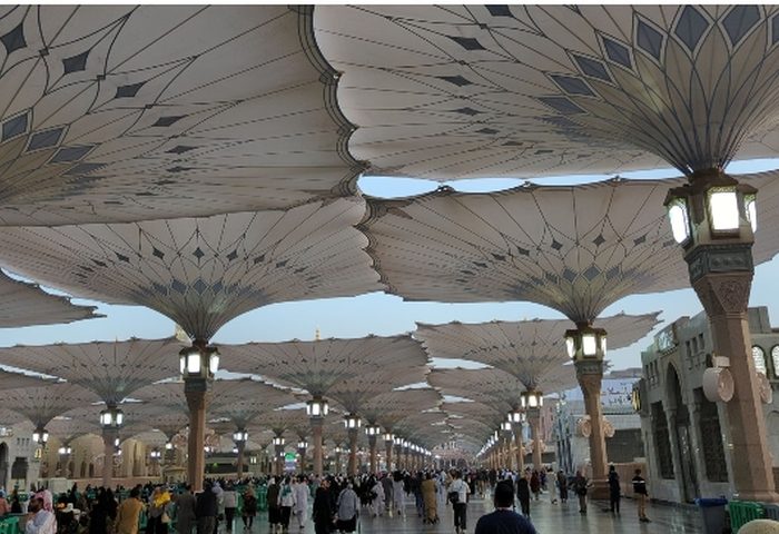 Masjid Nabawi Courtyard